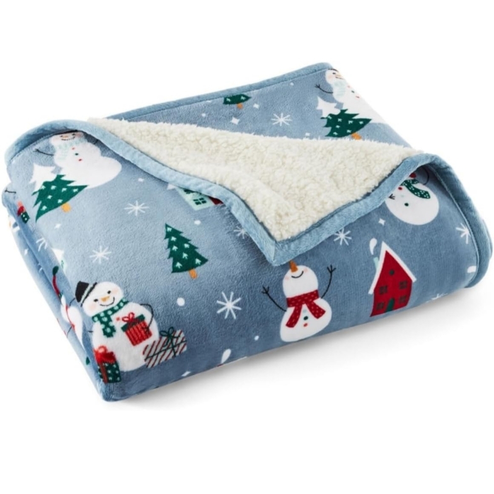 Member's Mark Plush Snowman Village Throw Blanket - Picture 3 of 3